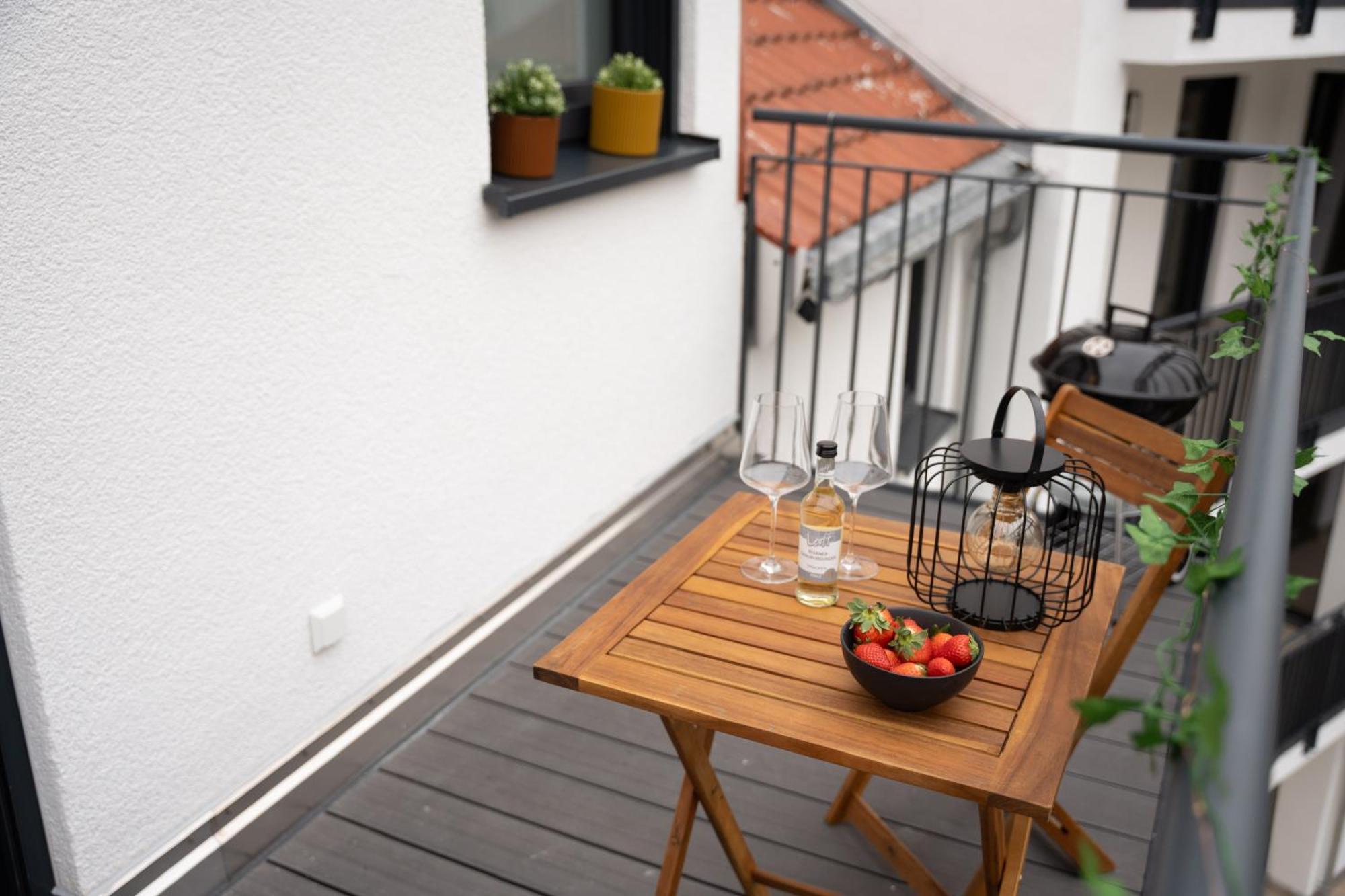 Schlossberg Residences - Design City-Apartment Im Herzen Der Weinstrasse Neustadt an der Weinstraße Екстериор снимка